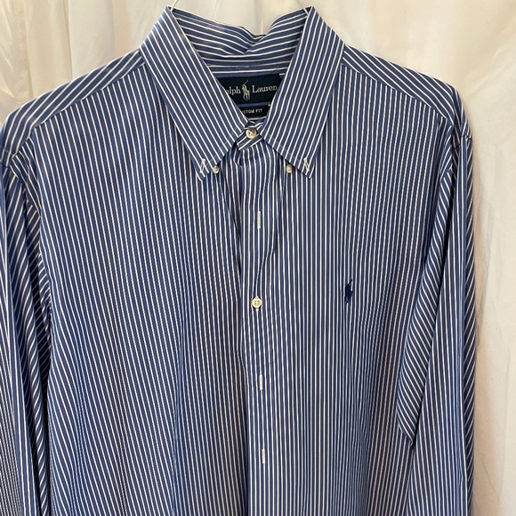 Polo - Picture 1 of 2